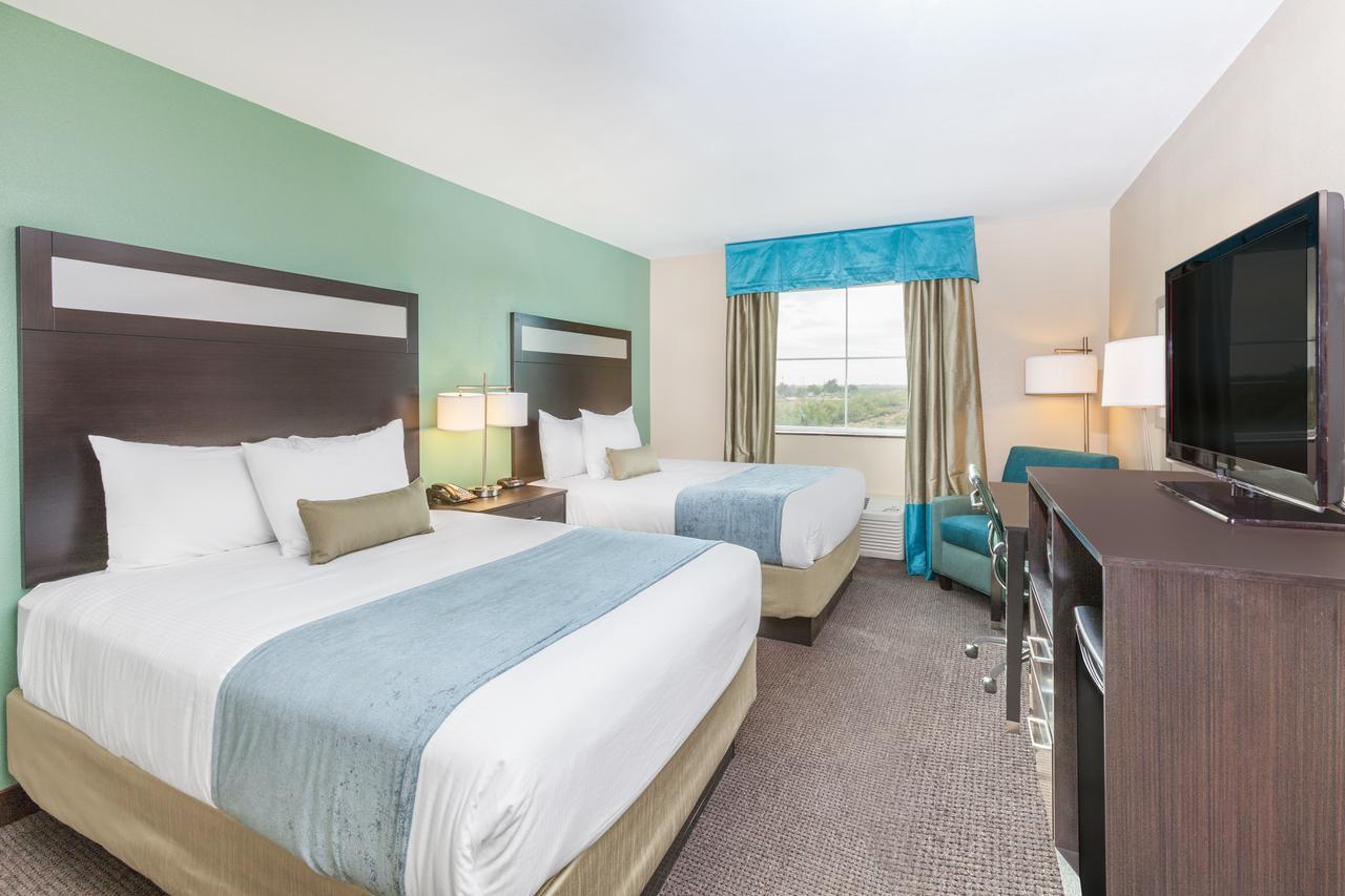 Baymont By Wyndham Center Hotel 3*